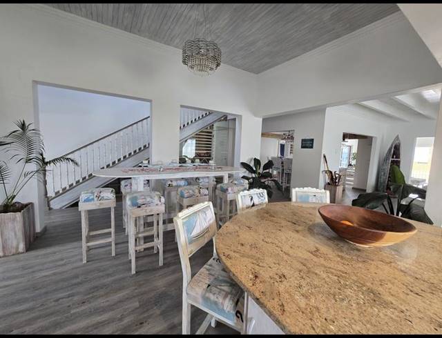 4 BEDROOM HOUSE FOR SALE IN OUTENIQUA STRAND